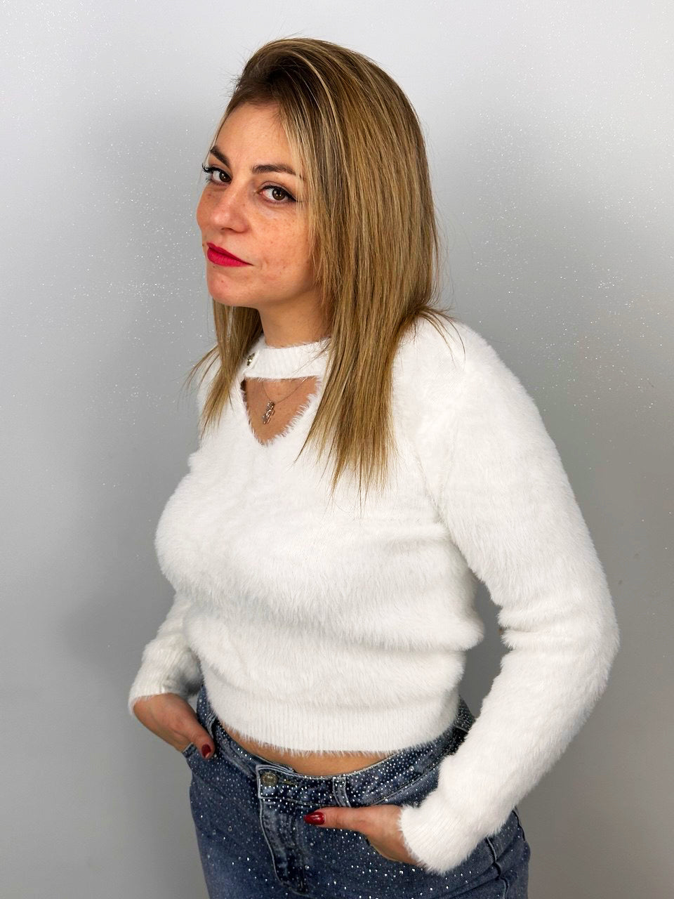 Maglia Pelosa Bianca con Scollo a Vista