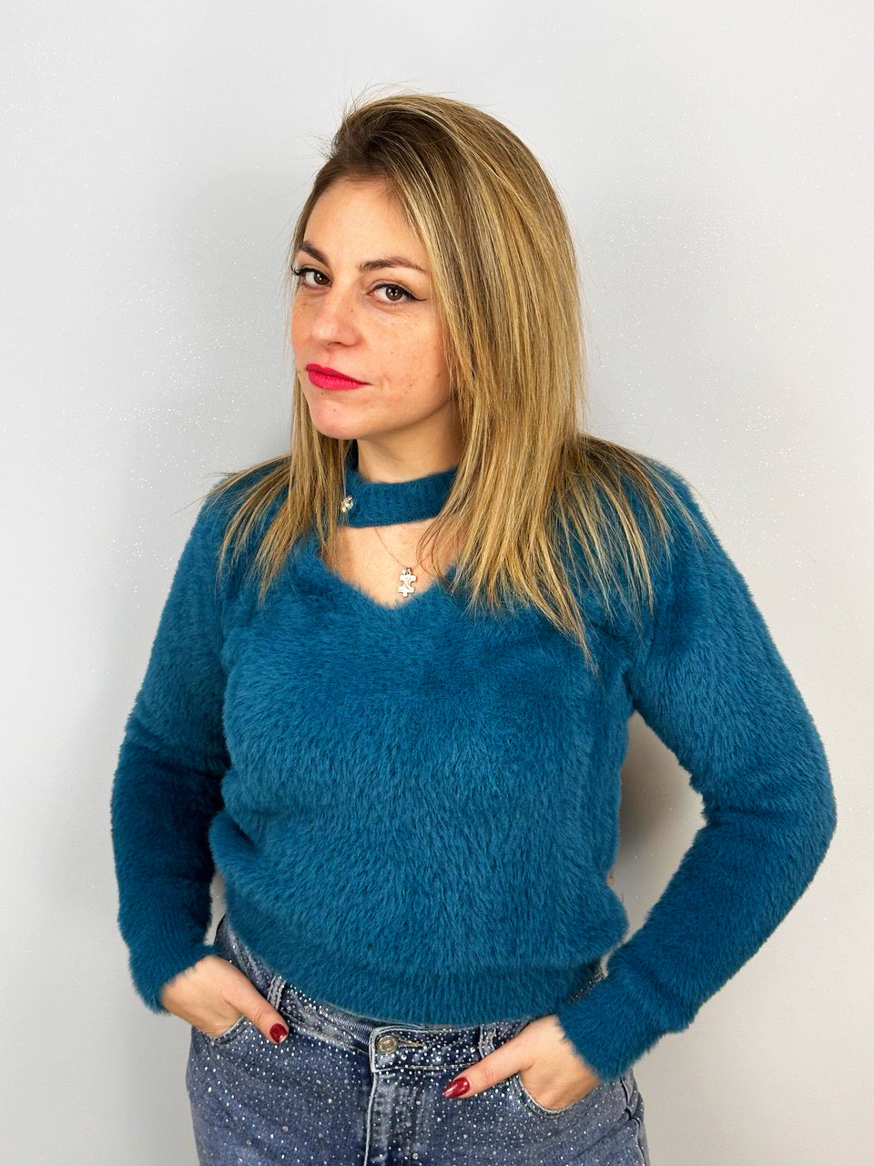 Maglia Pelosa Blu Petrolio con Scollo