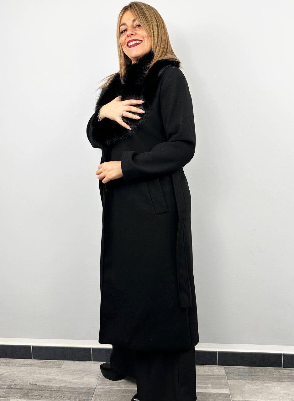 Cappotto Elegante Con Collo In Pelliccia Color  Nero