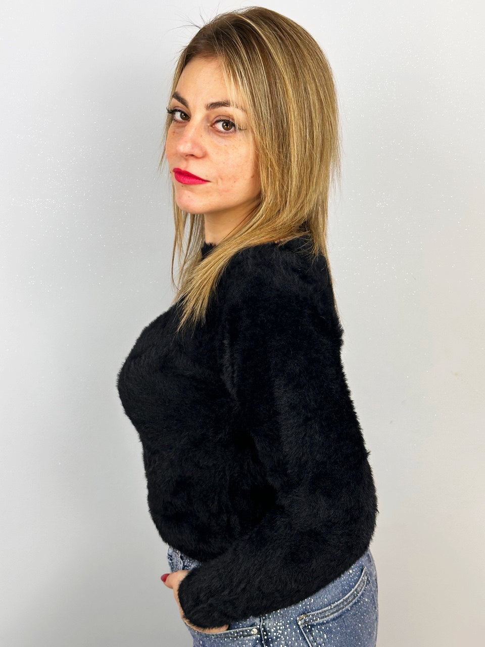 Maglia Morbida Effetto Peluche Nera