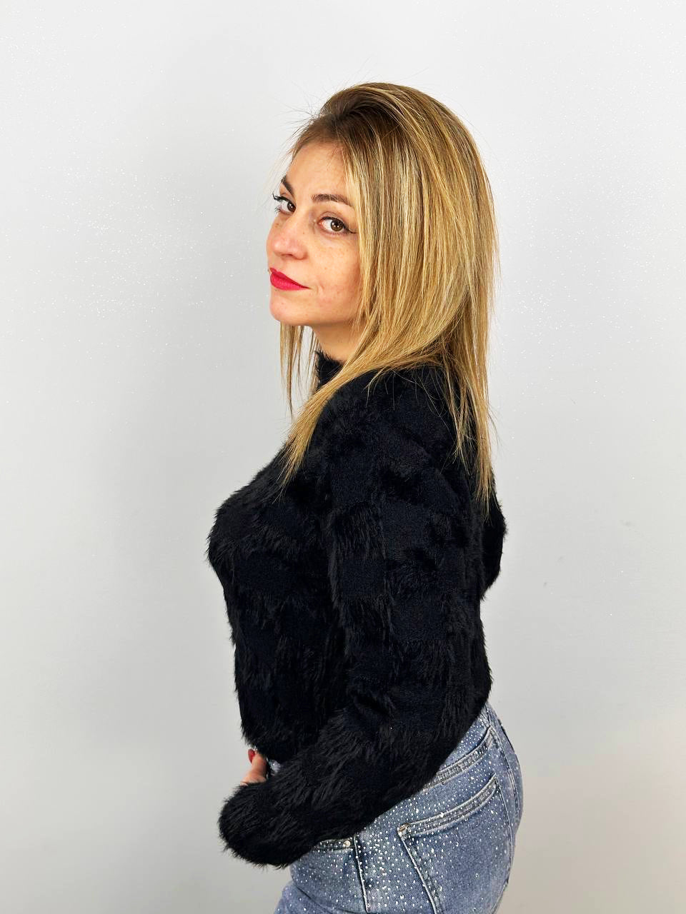 Maglioncino Effetto Pelo Nero a Quadretti