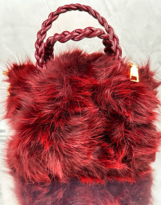 Borsa Pelliccia Bordeaux con Manico Intrecciato