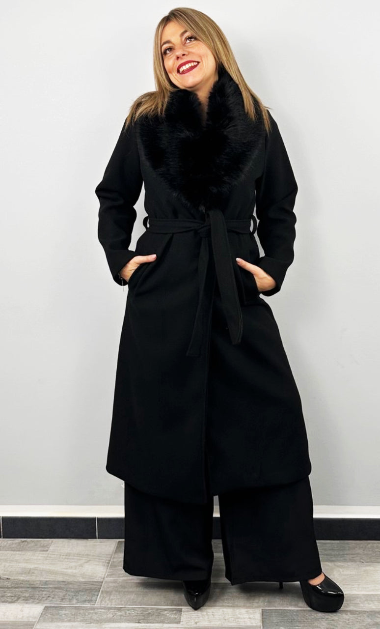 Cappotto Elegante Con Collo In Pelliccia Color  Nero