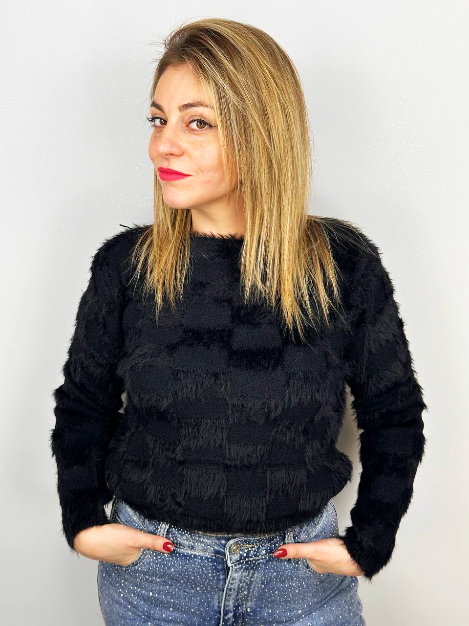 Maglioncino Effetto Pelo Nero a Quadretti