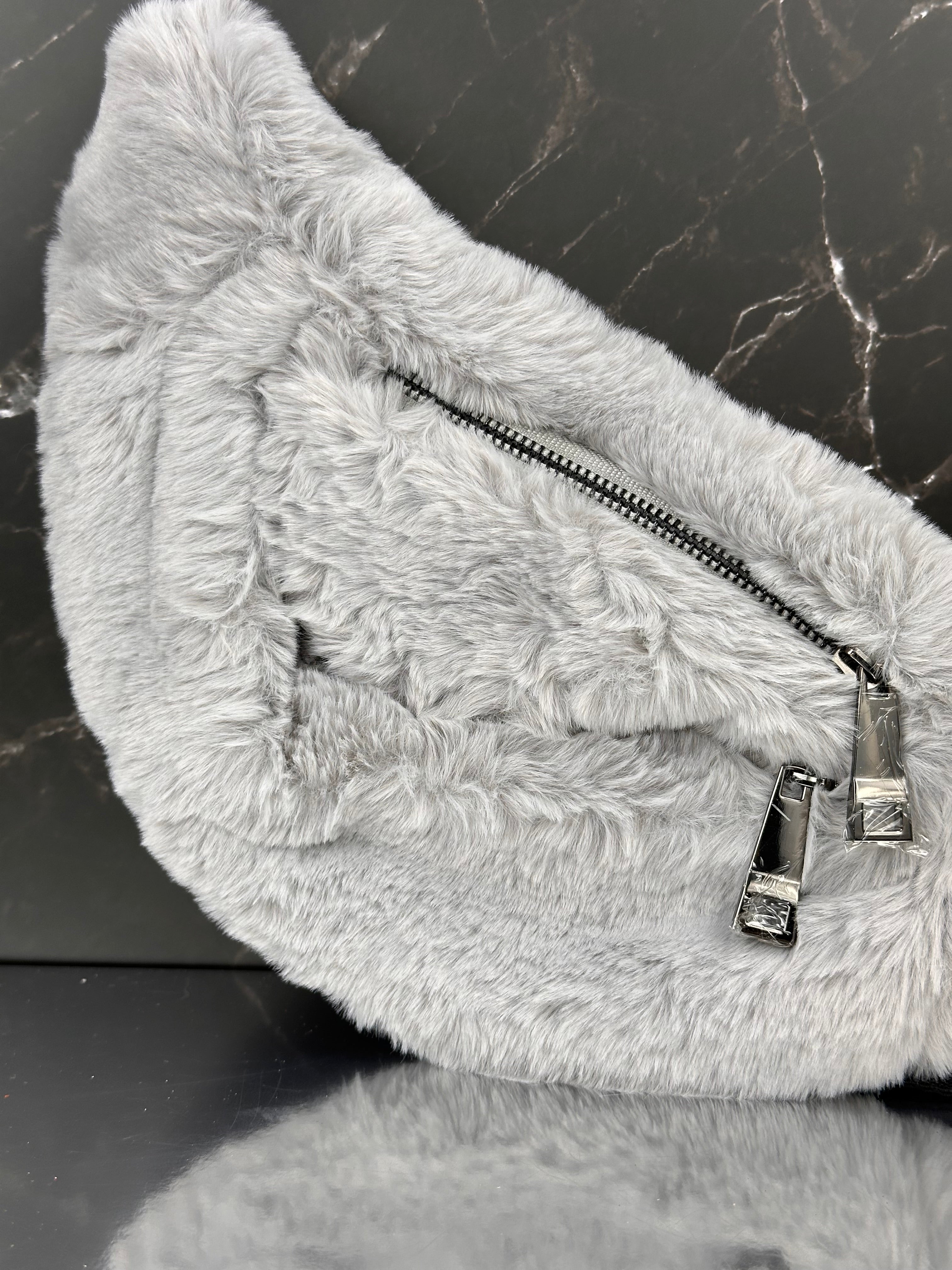 Marsupio in Morbidissima Eco-Pelliccia Grigia