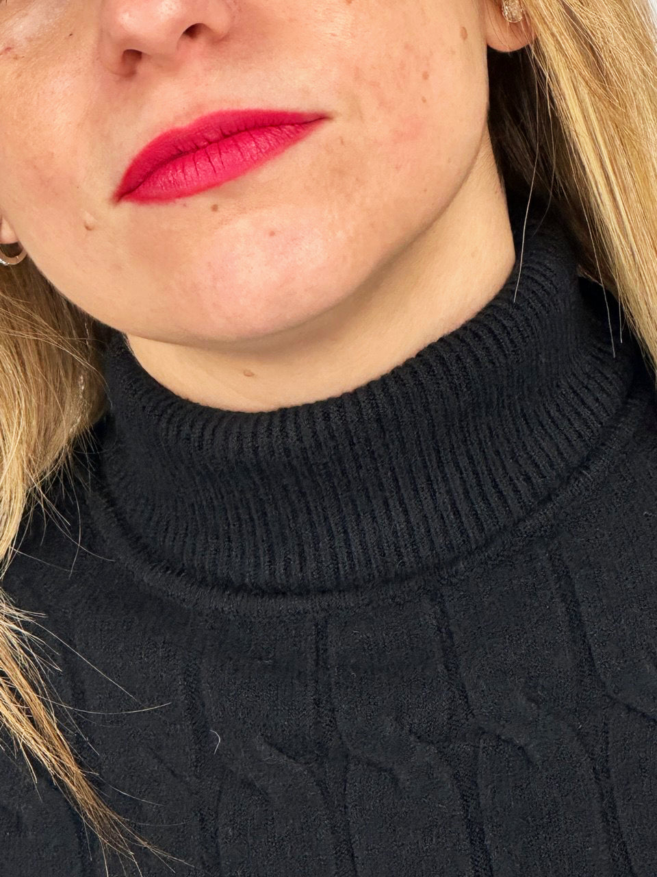 Maglia Dolcevita Intreccio Nera